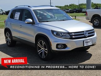 Used 2017 Volkswagen Tiguan SEL image 1
