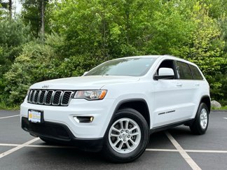 Used 2020 Jeep Grand Cherokee Laredo image 1