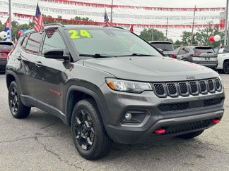 Used 2024 Jeep Compass Trailhawk image 1