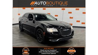 Used 2018 Chrysler 300 Touring L image 1