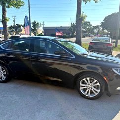 Used 2016 Chrysler 200 Limited image 1