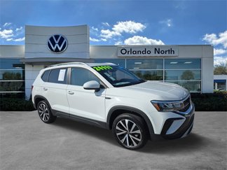 Certified 2024 Volkswagen Taos SE image 1