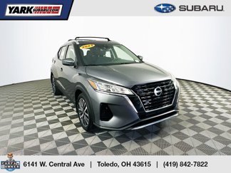 Used 2022 Nissan Kicks SV image 1