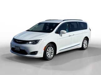 Used 2018 Chrysler Pacifica Touring-L Plus image 1