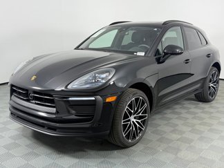 Certified 2025 Porsche Macan image 1
