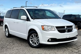 Used 2019 Dodge Grand Caravan SXT w/ Rear Park Assist Package image 1