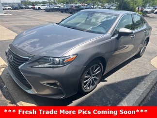 Used 2016 Lexus ES 300h image 1