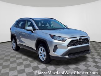 Used 2019 Toyota RAV4 LE image 1