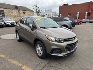 Used 2022 Chevrolet Trax LS w/ Tint and Cruise Package image 1