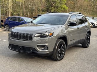 Used 2023 Jeep Cherokee Altitude Lux image 1