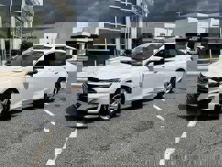 Used 2022 Chevrolet Malibu LT image 1