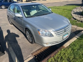 Used 2005 Toyota Avalon XLS image 1
