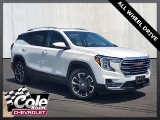 Used 2022 GMC Terrain SLT w/ LPO, Floor Liner Package image 1