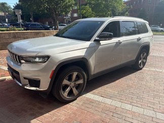 Used 2022 Jeep Grand Cherokee L Limited w/ Luxury Tech Group II image 1
