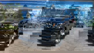 New 2025 Jeep Compass Latitude image 1