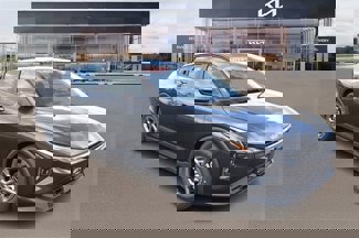 New 2025 Kia K4 LXS image 1