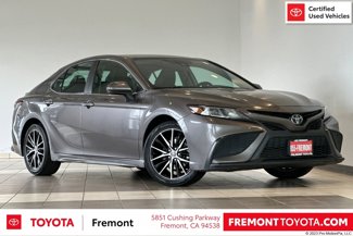 Certified 2021 Toyota Camry SE image 1