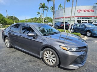 Used 2020 Toyota Camry LE image 1