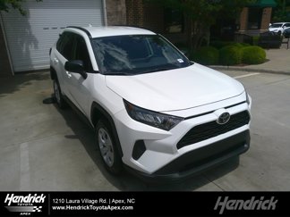 Used 2020 Toyota RAV4 LE image 1