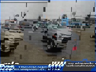 Used 2021 Chevrolet Traverse LT image 1