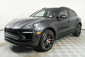 Certified 2022 Porsche Macan S image 1