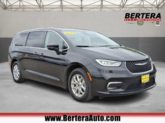 Certified 2023 Chrysler Pacifica Touring-L image 1