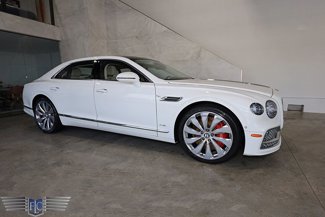 Used 2020 Bentley Flying Spur W12 image 1
