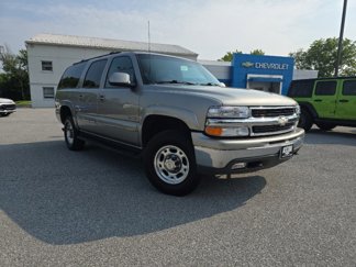 Used 2000 Chevrolet Suburban 2500 LT w/ LT Preferred Equipment Group image 1