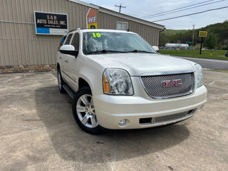 Used 2010 GMC Yukon Denali image 1