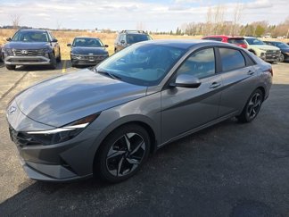 Used 2023 Hyundai Elantra SEL w/ Convenience Package image 1