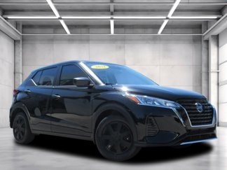 Used 2021 Nissan Kicks S image 1