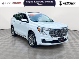 Used 2023 GMC Terrain Denali image 1