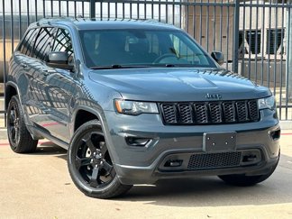 Used 2018 Jeep Grand Cherokee Laredo image 1