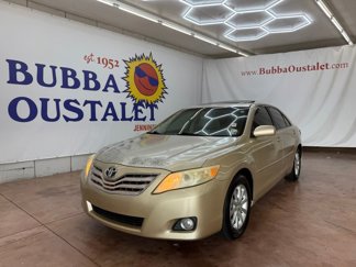 Used 2010 Toyota Camry XLE image 1