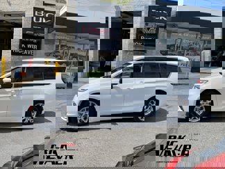 Used 2023 Chrysler Pacifica Touring-L image 1