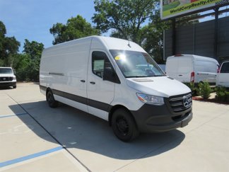 Used 2025 Mercedes-Benz Sprinter 2500 image 1
