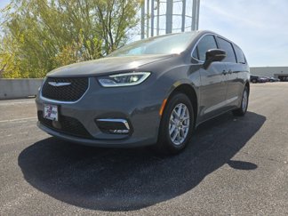 New 2025 Chrysler Pacifica Select image 1