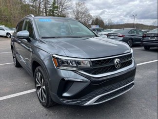 Used 2022 Volkswagen Taos SE image 1