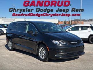 Used 2023 Chrysler Voyager LX image 1