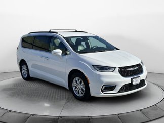 Used 2022 Chrysler Pacifica Touring-L image 1