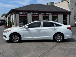 Used 2017 Hyundai Sonata SE image 1