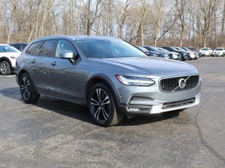 Used 2018 Volvo V90 T5 Cross Country w/ Convenience Package image 1