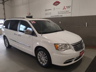 Used 2016 Chrysler Town & Country Touring-L image 1