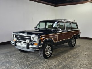 Used 1990 Jeep Grand Wagoneer image 1