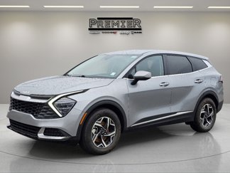 Used 2024 Kia Sportage LX image 1
