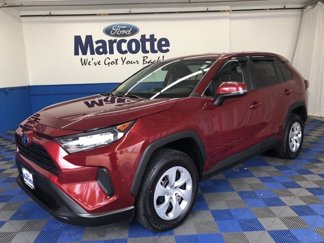 Used 2022 Toyota RAV4 LE image 1