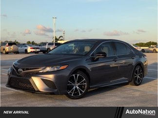 Certified 2019 Toyota Camry SE image 1