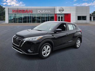 New 2025 Nissan Kicks Play S image 1