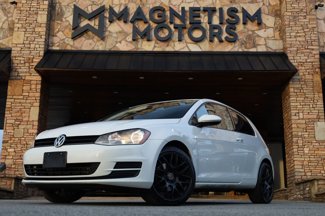 Used 2015 Volkswagen Golf S image 1