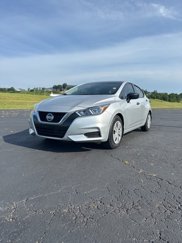 Used 2022 Nissan Versa S image 1